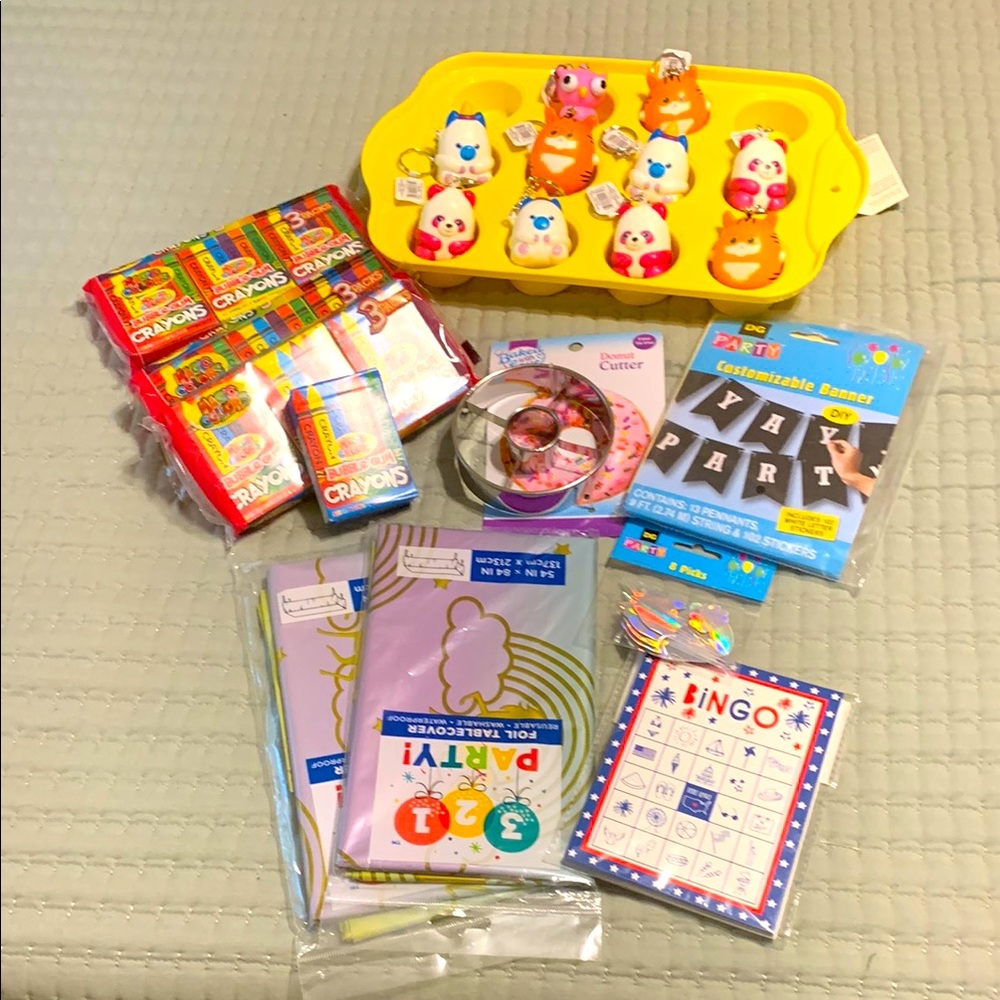 Squishems 27 Pc uni-Sex Party set NEW Tablecloth Banner Bingo Squishems & more